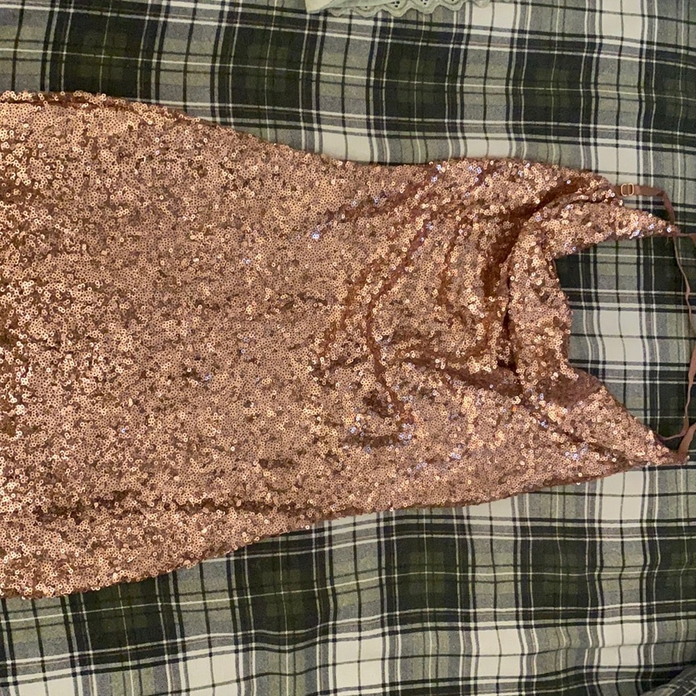 Crossed back , sparkly pink dress